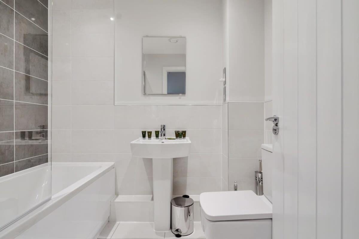Beautiful 2 Bed Apartment In A Converted Mill Leeds  Kültér fotó